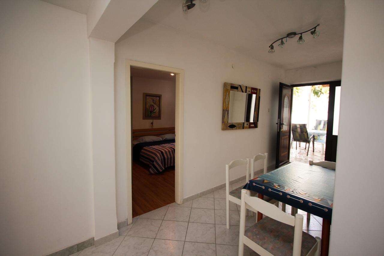 Apartments Nadia Igrane Extérieur photo